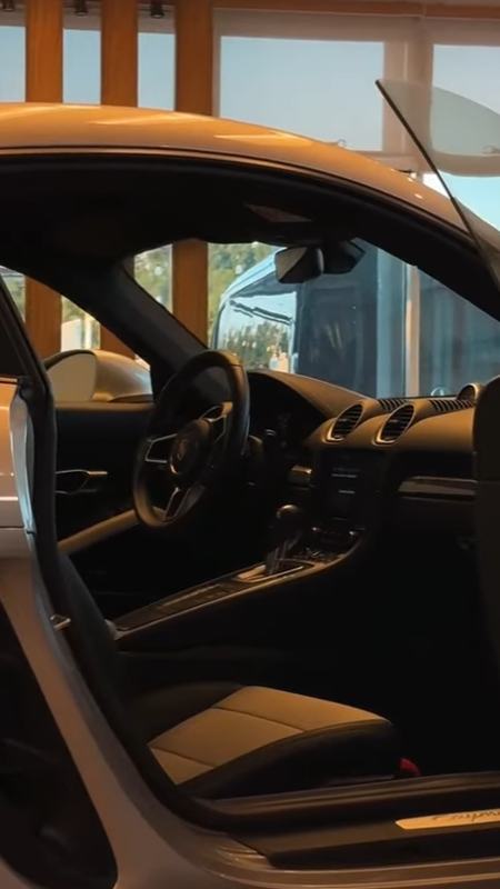 Porsche 718 Cayman — cabin walkthrough
